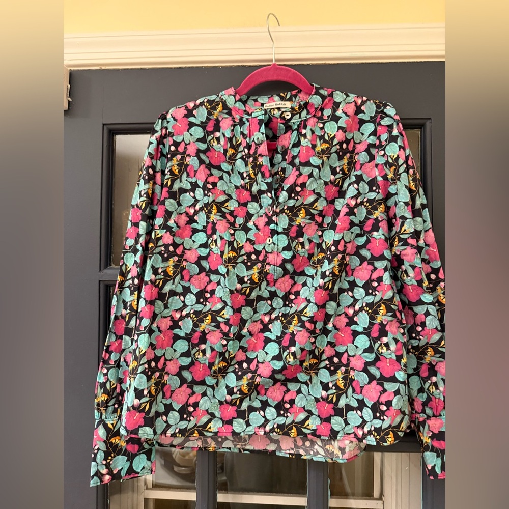 NWOT Roller Rabbit Black Floral Top with Pink and Aqua Blossoms Small